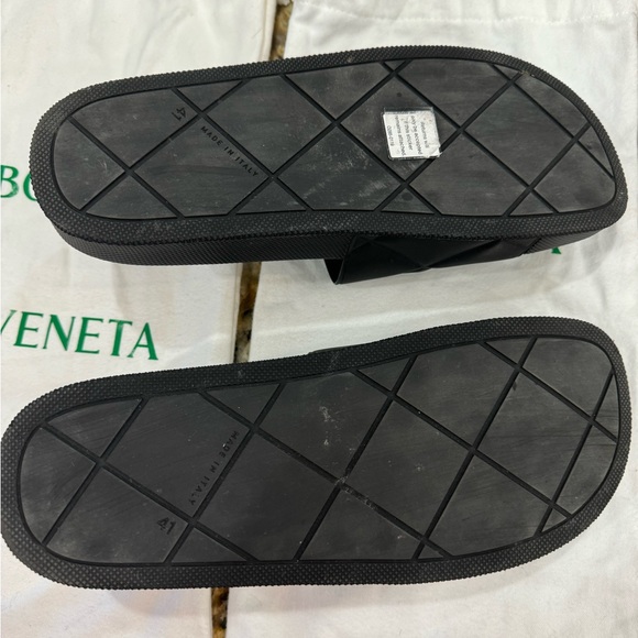 Authentic Bottega Veneta slide - Picture 4 of 6